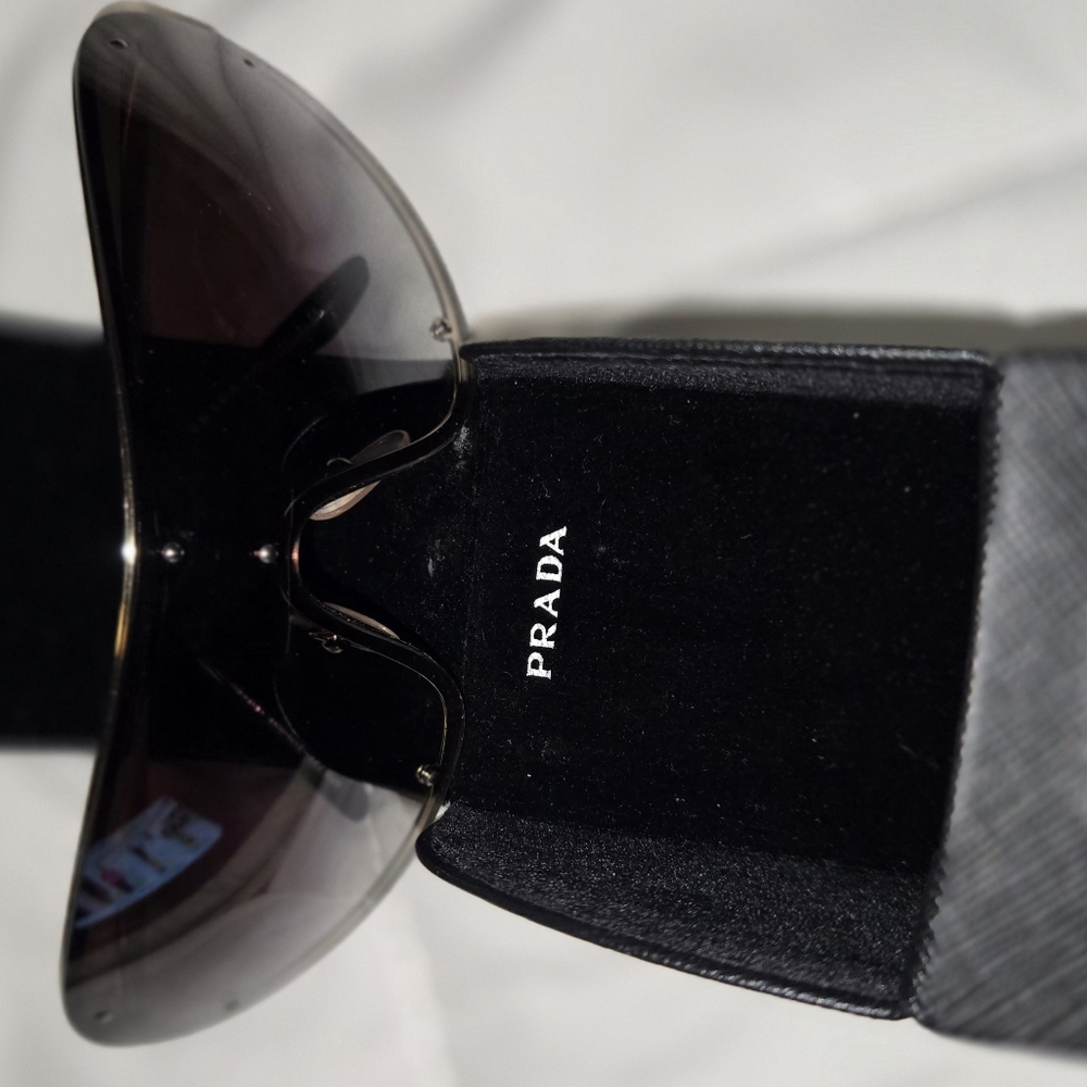 PRADA SUNGLASSES - Picture 4 of 4